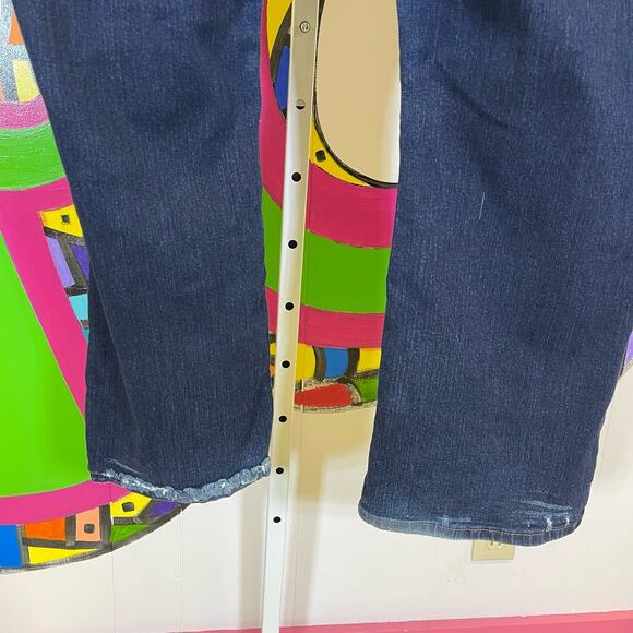 Lee Riders, Midrise Bootcut Jeans. Size 24. In excellent condition! - Picture 4 of 7